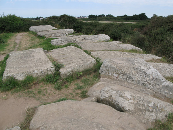 Dolmen des Pierres Plates